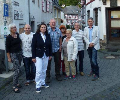 Von links: stellvertretende Vorsitzende des SPD Ortsvereins Vordereifel –Region Südwest Saskia Schmitz-Jansen, Chris Cza